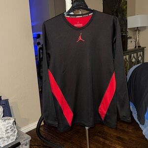Jordan Men's Black and Red Long Sleeve Shirt